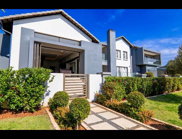 5 BEDROOM HOUSE FOR SALE IN COPPERLEAF ESTATE